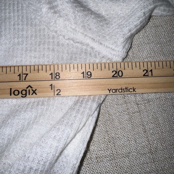 Free People | Auction Thermal Waffle Blk/Wht Floral Print Top | Size XS - Picture 9 of 11